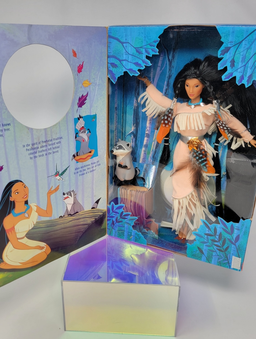 VINTAGE NIB 1996 Disney's POCAHONTAS "Feathers in the Wind" Special Edition Doll